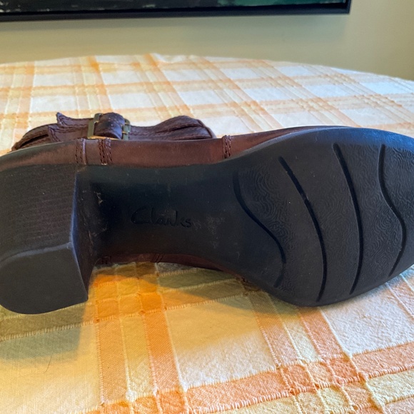 Clarks Brown Ankle Boot Size 11 - Picture 5 of 5